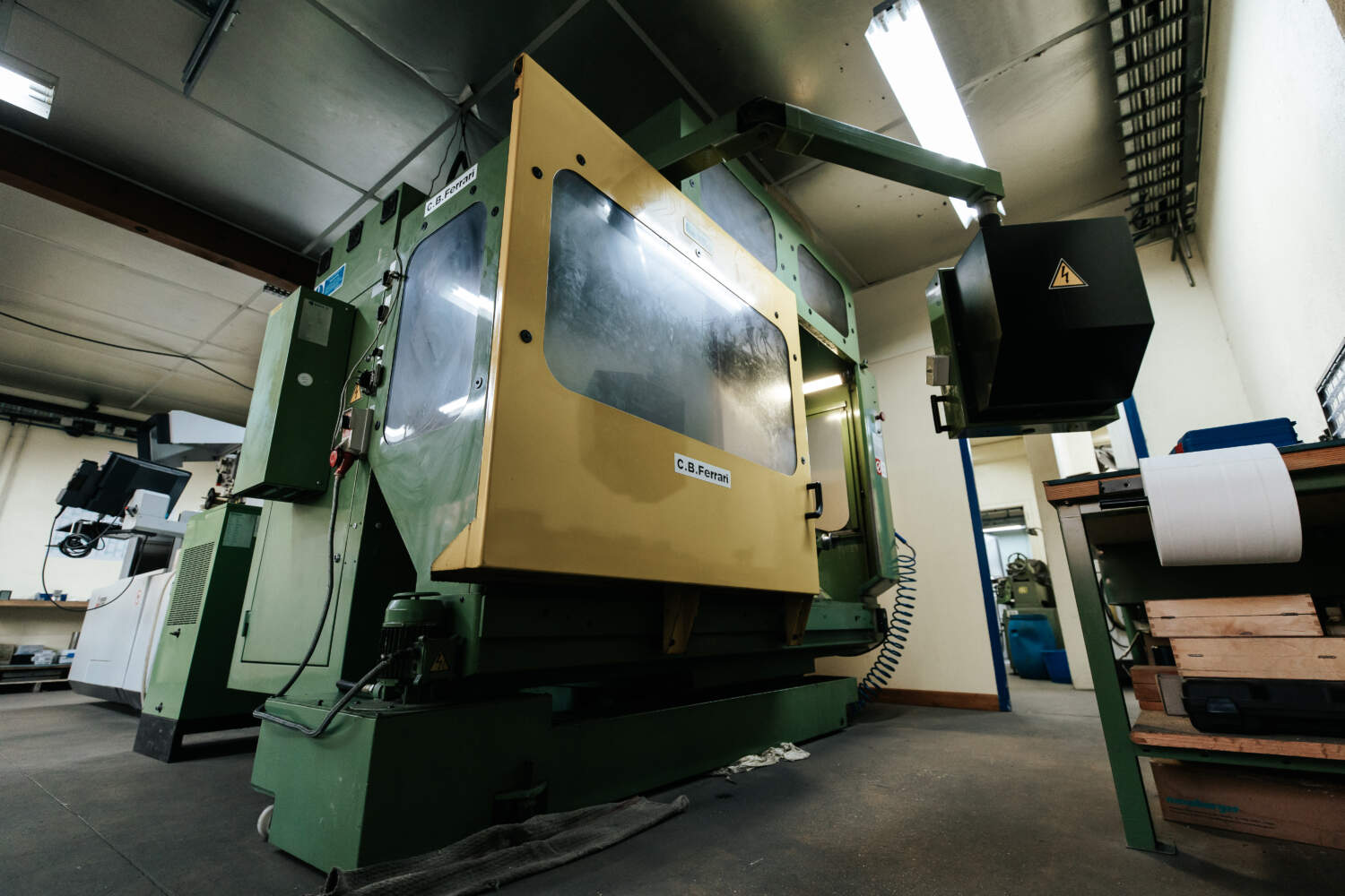 FERRARI B15 broche 18000tr équipé EROWA ITS 100 et Compact 30